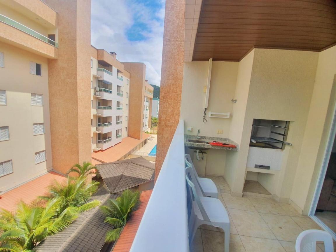 Lindo Apto Com 3 Quartos, Apenas 1 Quadra Da Praia Das Toninhas Apartment Ubatuba Bagian luar foto